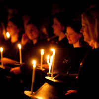 Sarum Voices sing carols by candlelight